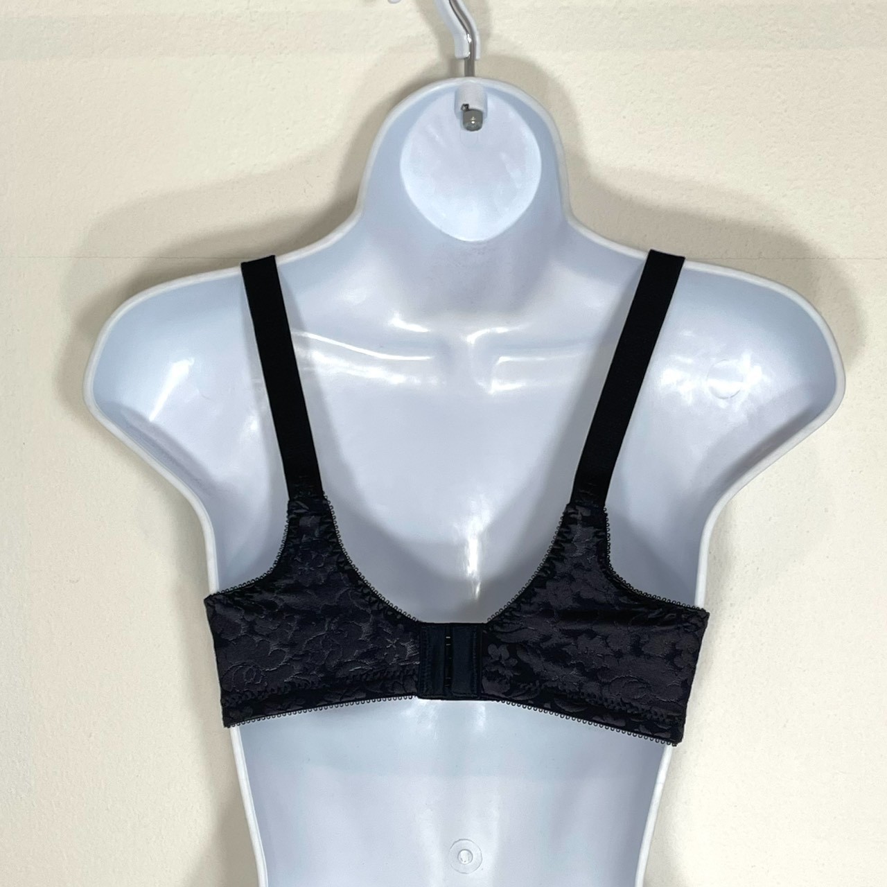 NWT Bali Women's 34B Double Support Spa Closure Comfort-U Wireless Bra DF3372