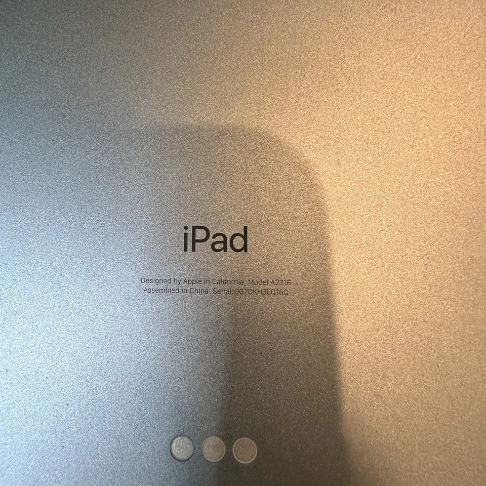 2020 Apple iPad Air 4 64GB WiFi Only 10.9" - (Sky Blue) A2316 Excellent Cond. - Image 3 of 4