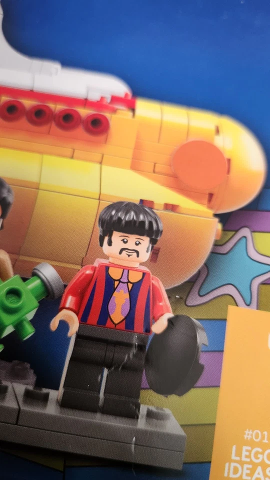 New, Sealed LEGO Ideas - The Beatles Yellow Submarine - 21306 - Image 3 of 3