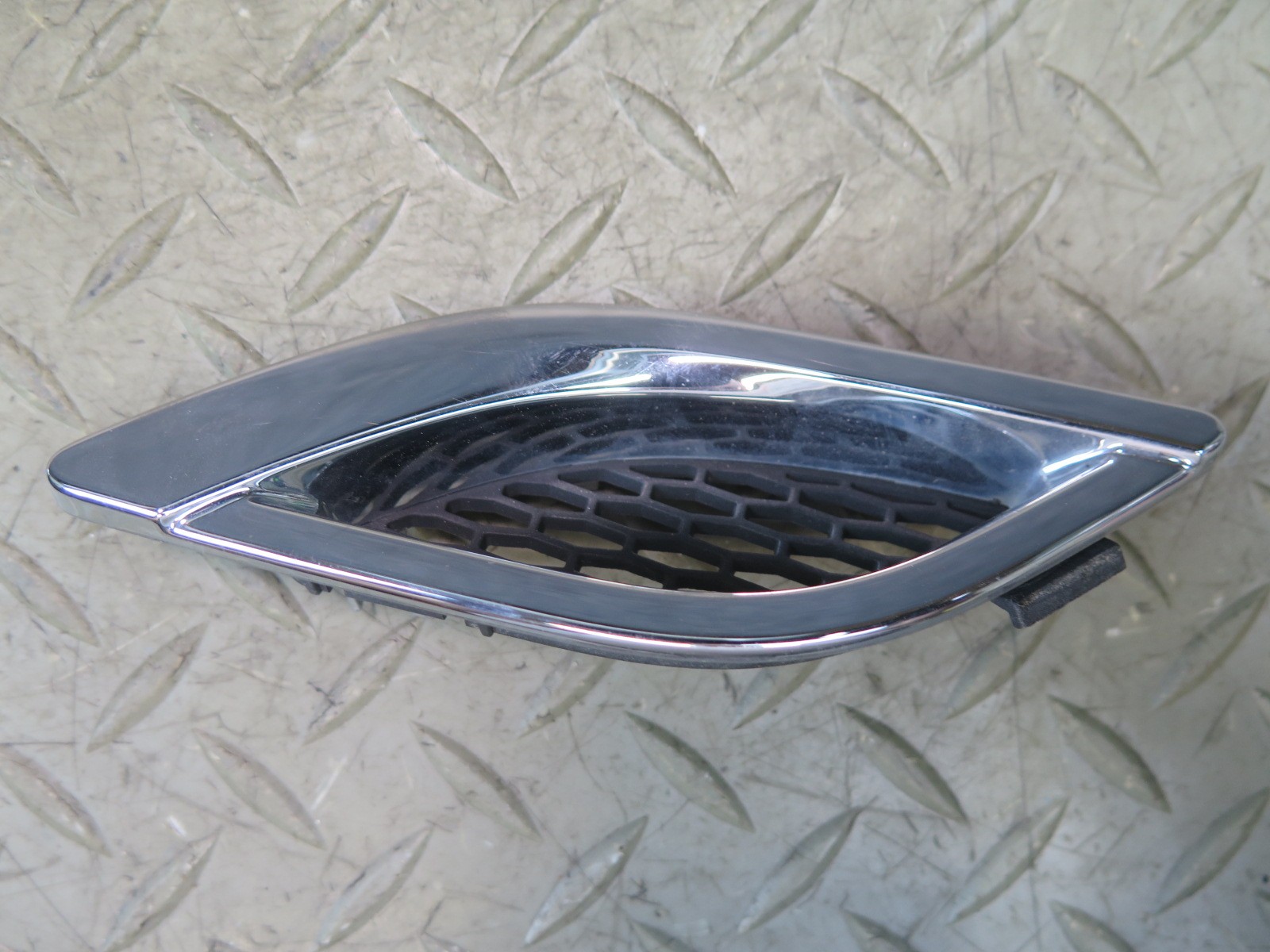 Maserati Quattroporte 2014-2021 Front Right Fender grilles Set