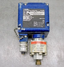 ITT Neo-Dyn 100P12C3 Adjustable Pressure Switch 480V 5A 150 PSIG 1PH