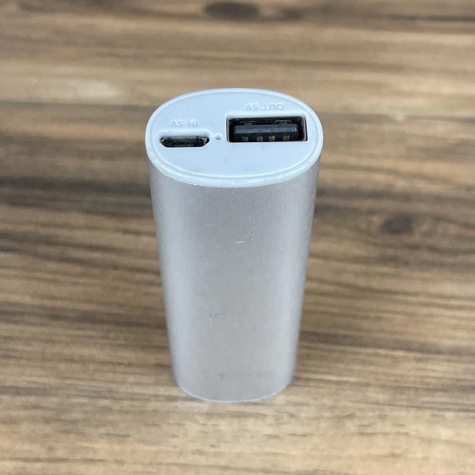 Cargador de batería portátil universal recargable iHome Power 2200 mAh Foto 2 de 4