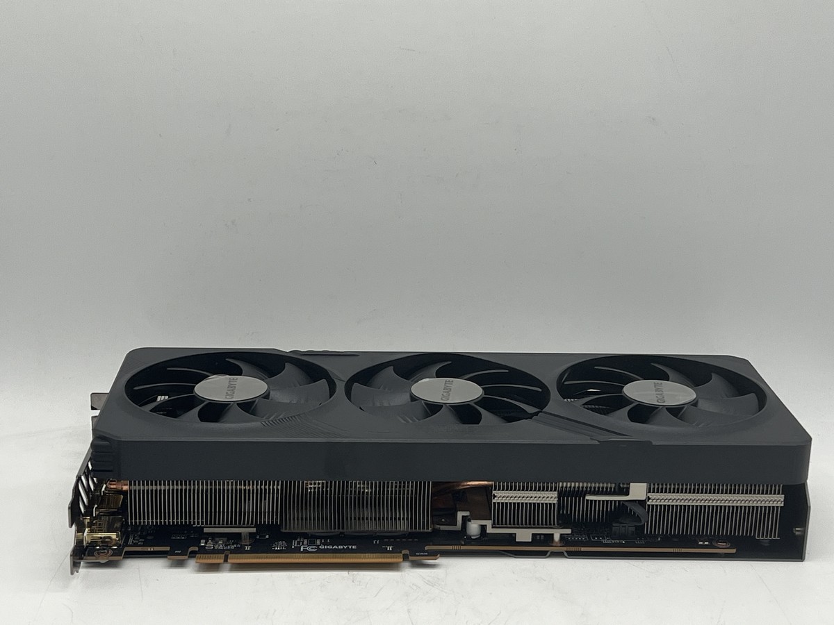 Gigabyte Radeon RX 7700 XT Gaming OC 12GB GDDR6 Graphics Gigabyte Radeon RX 7700 XT Gaming OC 12GB GDDR6 Graphics