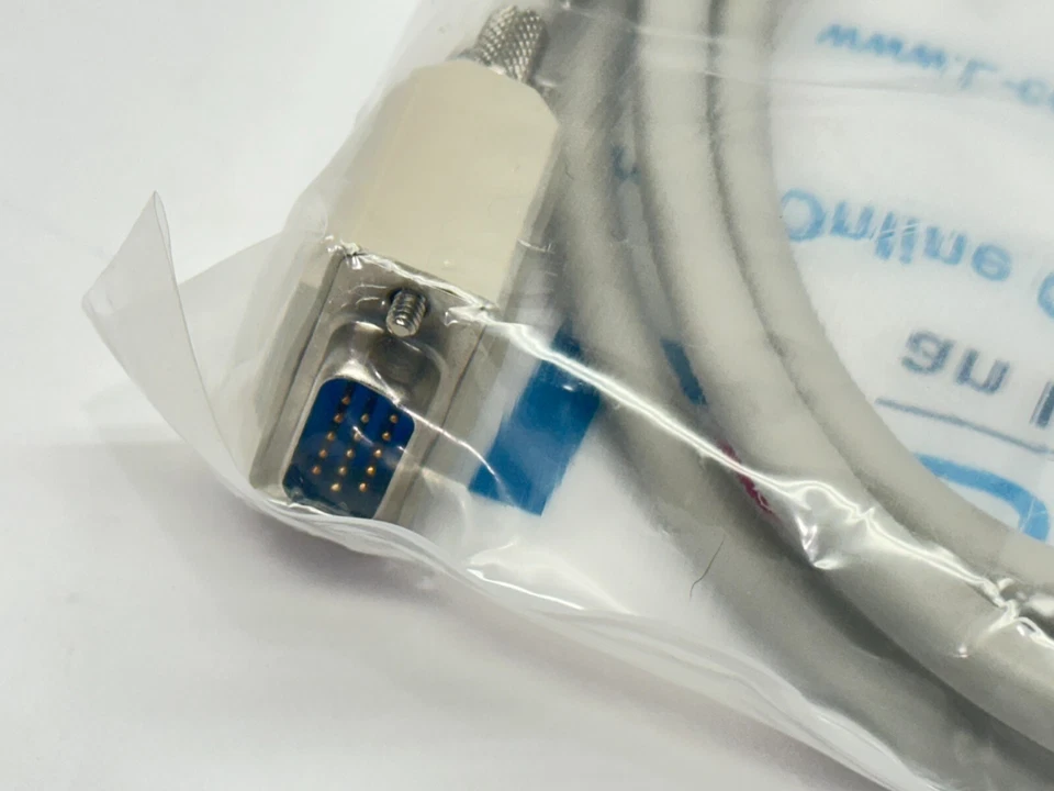 L-Com CHD15MF-5 Deluxe Molded D-Sub Cable HD15 Male / Female 5.0 ft - Image 3 of 4