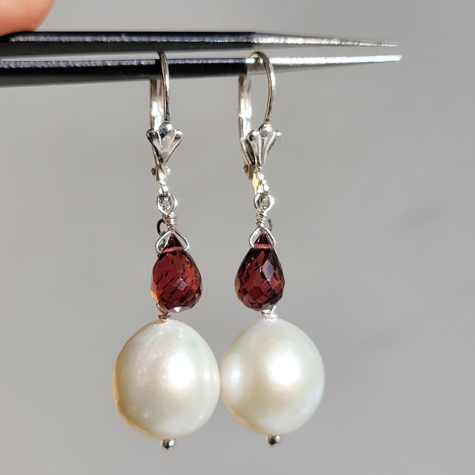 Boucles d'oreilles grenat et perles de culture #1415, le cadeau d'anniversaire idéal