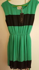 NEW W TAG!! STYLISH ELEGANT GREEN BLACK DRESS!! SIZE SMALL