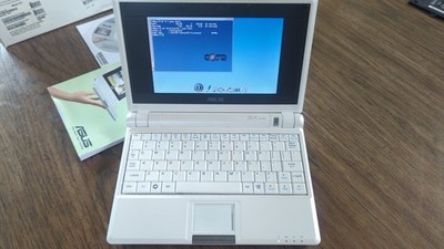 ASUS Eee PC 701SD 7in Netbook Celeron 900MHz 512MB RAM 4GB HDD with Case and Box