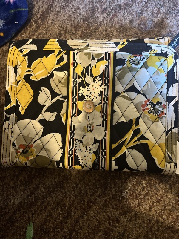 Vera Bradley jewelry folio Retired Dogwood Design New With Tags