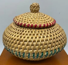 VTG Coushatta woven neutral pine needles basket & lid  4.5” dia X 4” H 2” deep