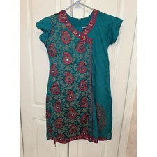 Women's Green  Red Paisley Mendhi Design Salwar Kameez / Punjabi