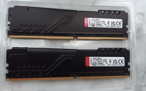 2x 8 GB Kingston DDR4 RAM 3600 MHZ schwarz neuwertig