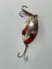 Red Eye Wiggler Fishing Lure