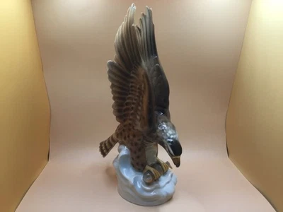 Unterweissbach  Porzellanfigur   Fischadler   Modell-Nr. 9221 - Bild 1 von 4