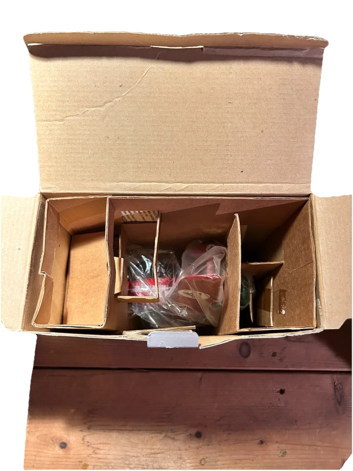 Lockheed Vega 1932 5c Special Conoco Diecast Plane Limited Edition Coin Bank - Image 2 of 4