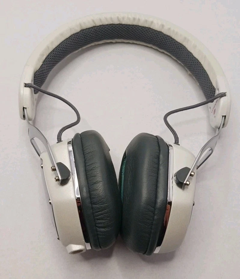 V-Moda M-80 Crossfades Vocal Noise Isolating Wired Headphones White W/ Case - Image 4 of 4