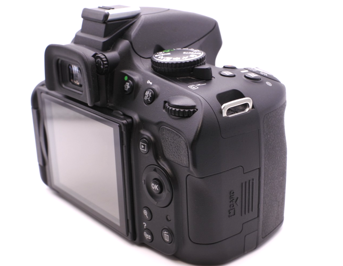 MINT S/C 1,787] Nikon D5100 16.2 MP Digital DSL Camera Body Japan