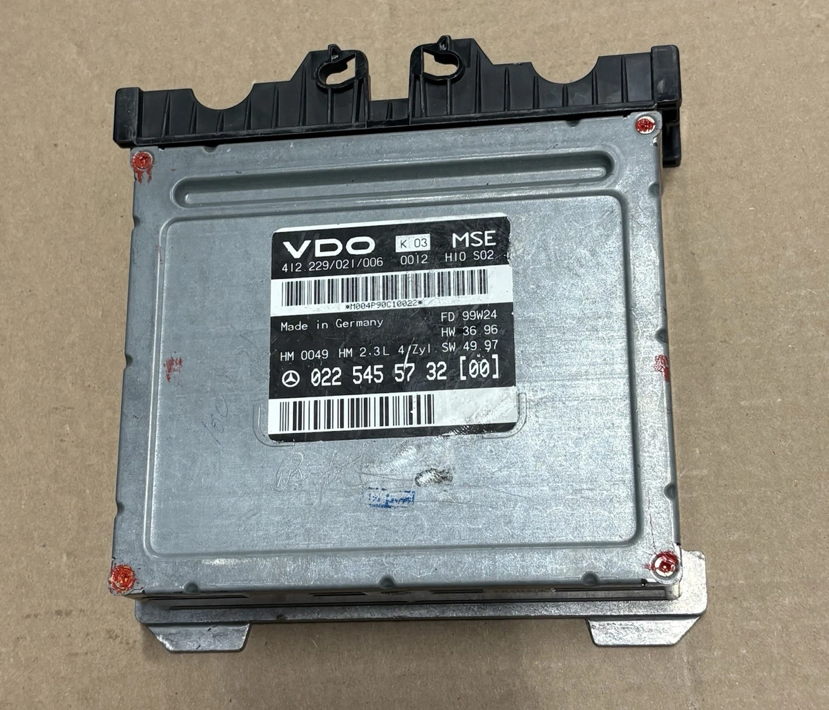 Mercedes Benz Engine Control Unit 022-545-57-32 00 photo 1