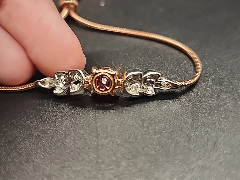 Brazalete Remy Rotenier Bolo de Plata Chapado en Oro Rosa de 10K con Rubí Creado en Laboratorio y Circonita cúbica Foto 3 de 4