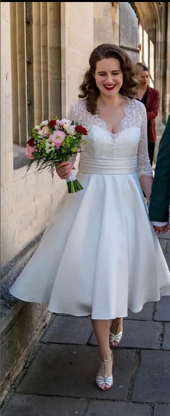 Elegantes Vestidos de Novia Cortos Hasta el Té Encaje Satén Mangas Largas Vestidos de Novia Foto 3 de 4