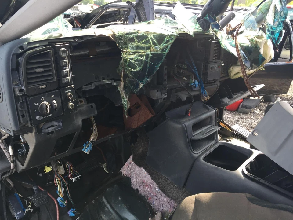 Brazo de control superior delantero usado se adapta a: Chevrolet Avalanche 1500 730 2002 Foto 2 de 4