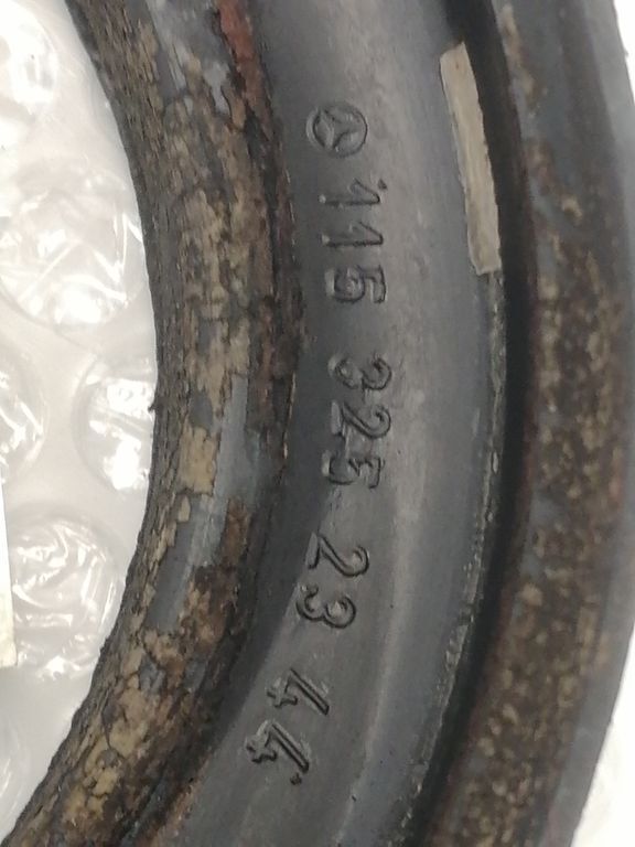 Mercedes-Benz E W123 1980 Set Rear coil spring rubber mount  