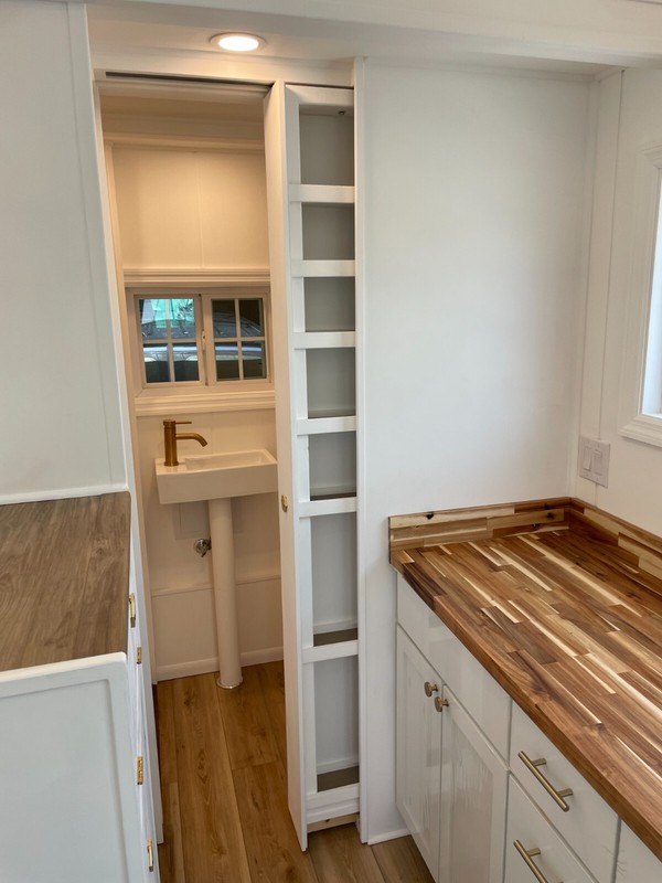 2024 Custom-Built Tiny House on Wheels (Ready for pickup or delivery) - thumbnail 10