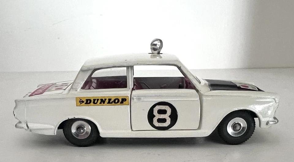 Ford Cortina Rally Car 1967-1969 Dinky Toys - No. 212- CASI COMO NUEVO WOW Foto 2 de 4