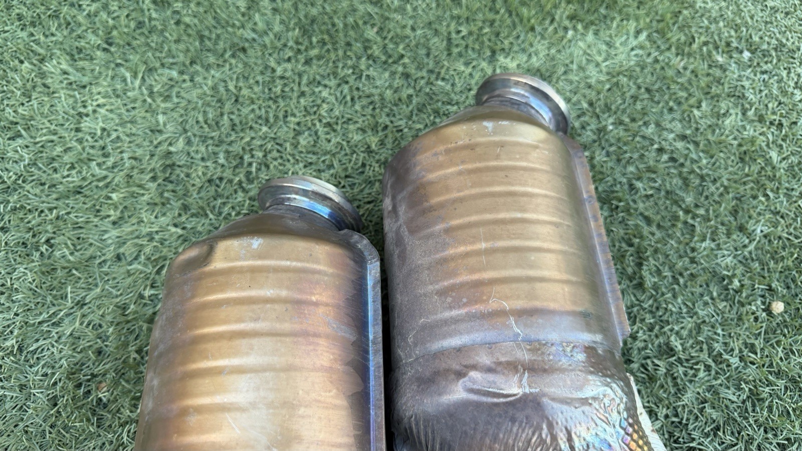 Lamborghini Aventador Right Mufflers Set P/N 07M131778B