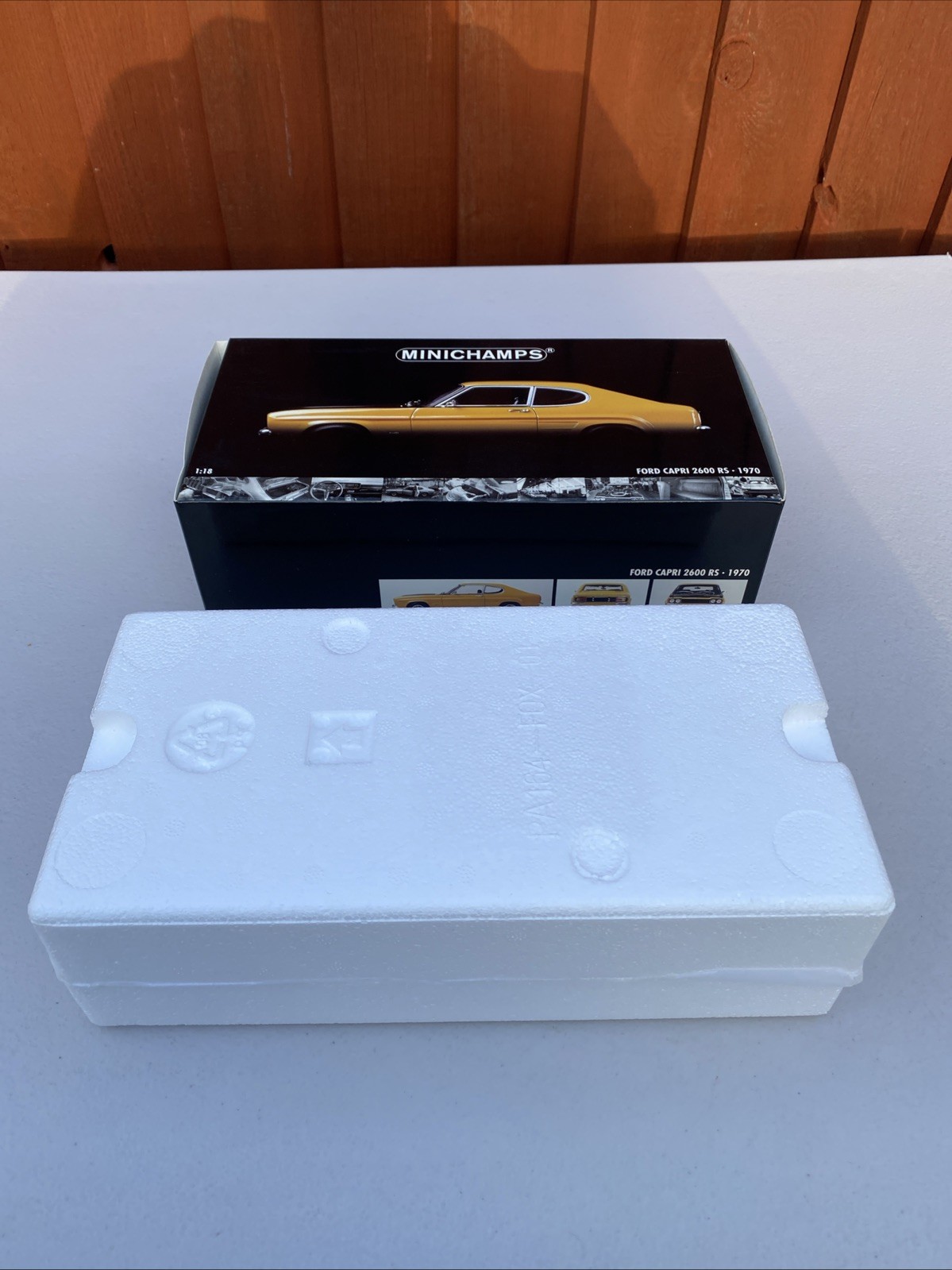Minichamps Ford Capri RS 2600 #22 Jägermeister DRM 1973 1:18 – Originalverpackt (MISB / Vitrinenzustand 10/10) – Bild 2