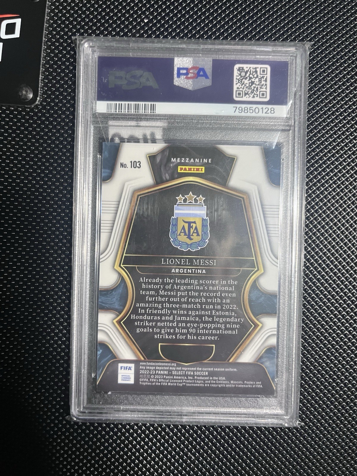 Panini 2022-23 Select FIFA Lionel Messi #103 Mezzanine Auto PSA/DNA 79850128 view 2