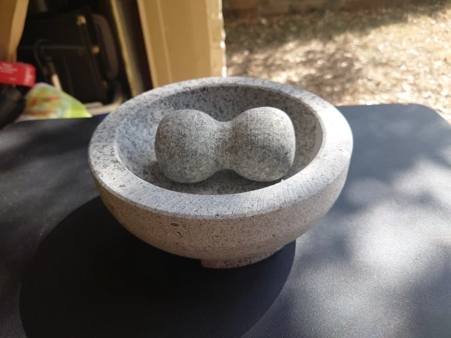 : Farberware Professional Granite Molcajete Mortar and Pestle Stone Grinder.