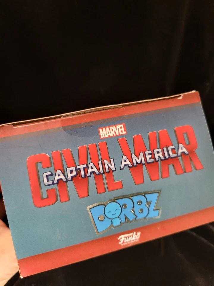 Figura Capitán América Dorbz Marvel Exclusiva Guerra Civil En Caja Iron Man Desenmascarado Foto 2 de 4