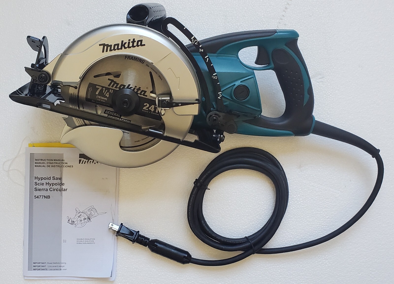 Makita 7‑1/4" 5477nb rear handle Hypoid Circular Saw