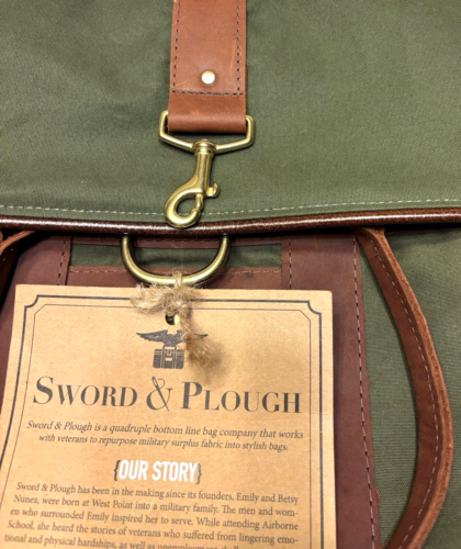 Sword & Plough Canvas Briefcase Messenger Laptop Bag Crossbody Strap Green U.S.A - Picture 3 of 9