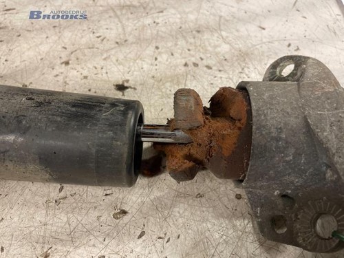 Amortiguador trasero derecho VW Polo IV 9N, 9A P533679 - Imagen 3 de 5