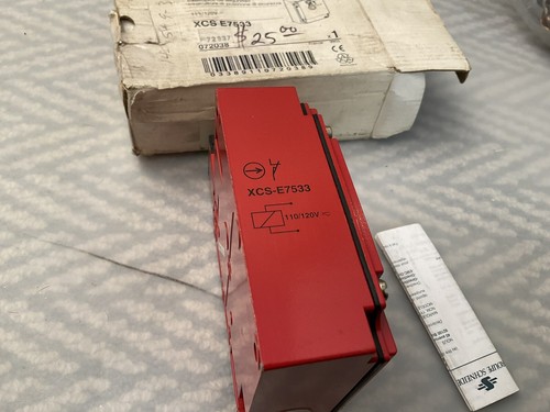 NOS Telemecanique Schneider Electric XCSE7533 Safety Limit Switch XCS-E7533 - Picture 5 of 6