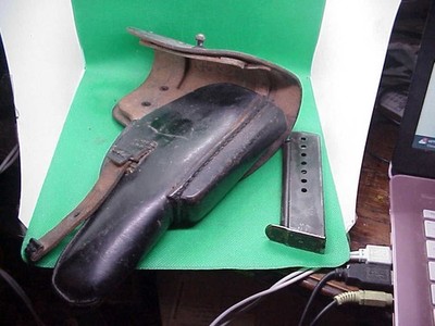 Walther P1 holster and Walther factory 8 round magazine