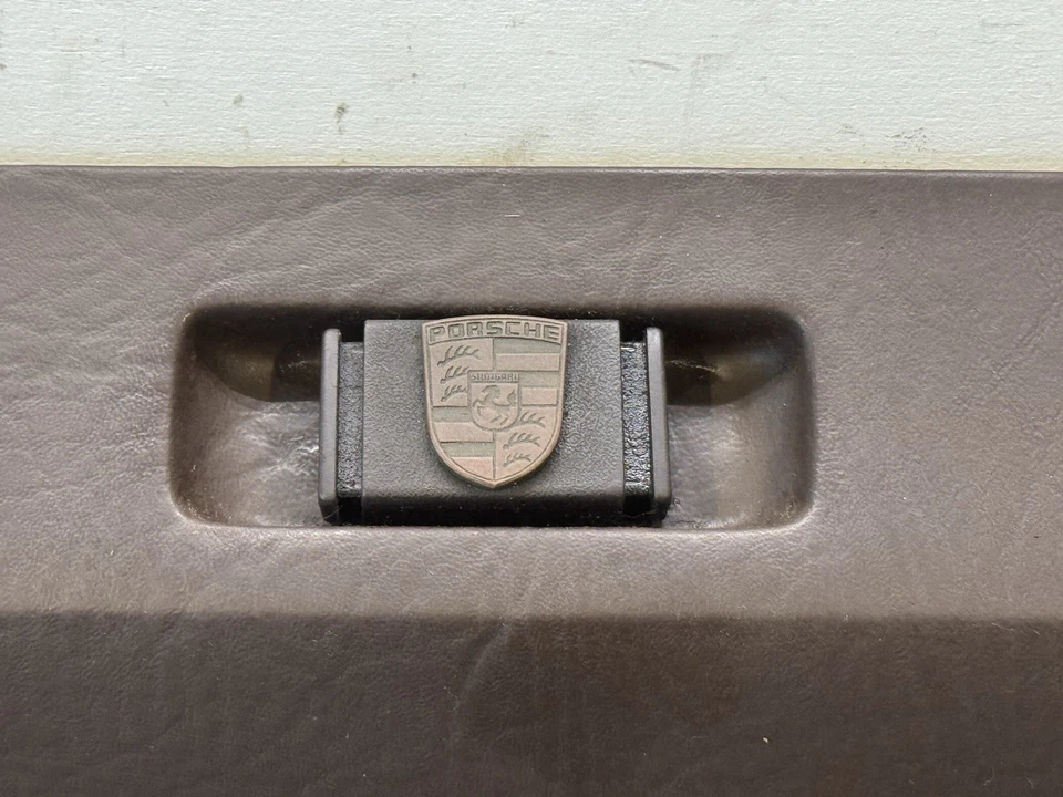 Cubierta de guantera Porsche 944 Foto 2 de 4