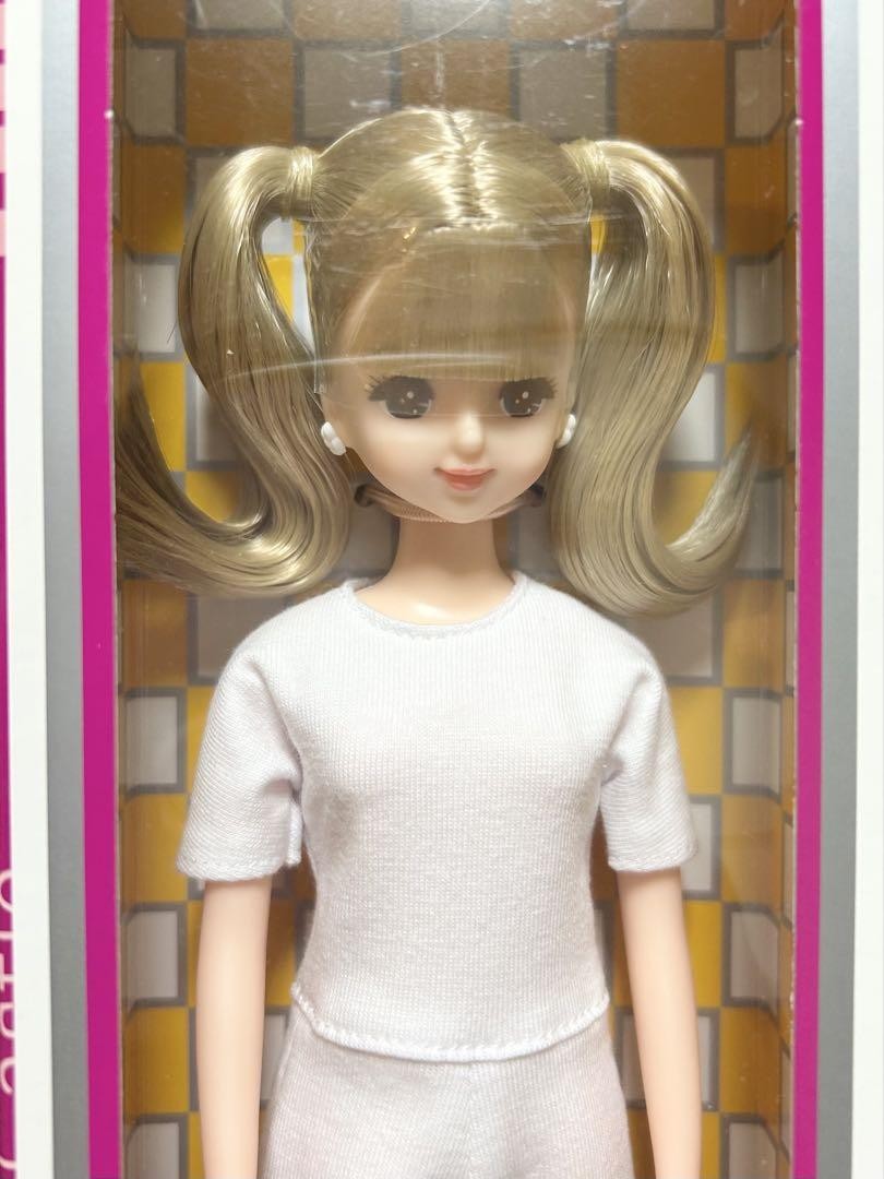 LICCA CASTLE Original 27cm Fashion Doll M6057 Jenny Friend Julirsia JP