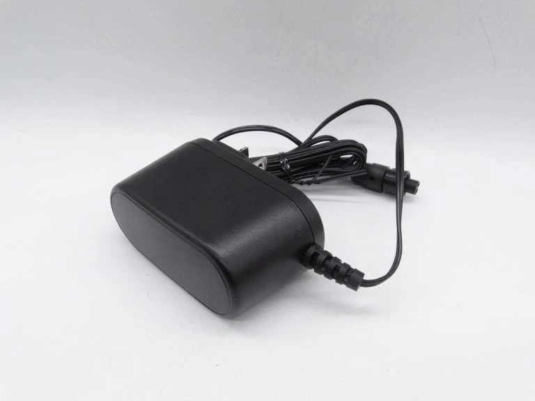 V-INFINITY EPSA240100U-P5N-SZ POWER SUPPLY - Image 2 of 3