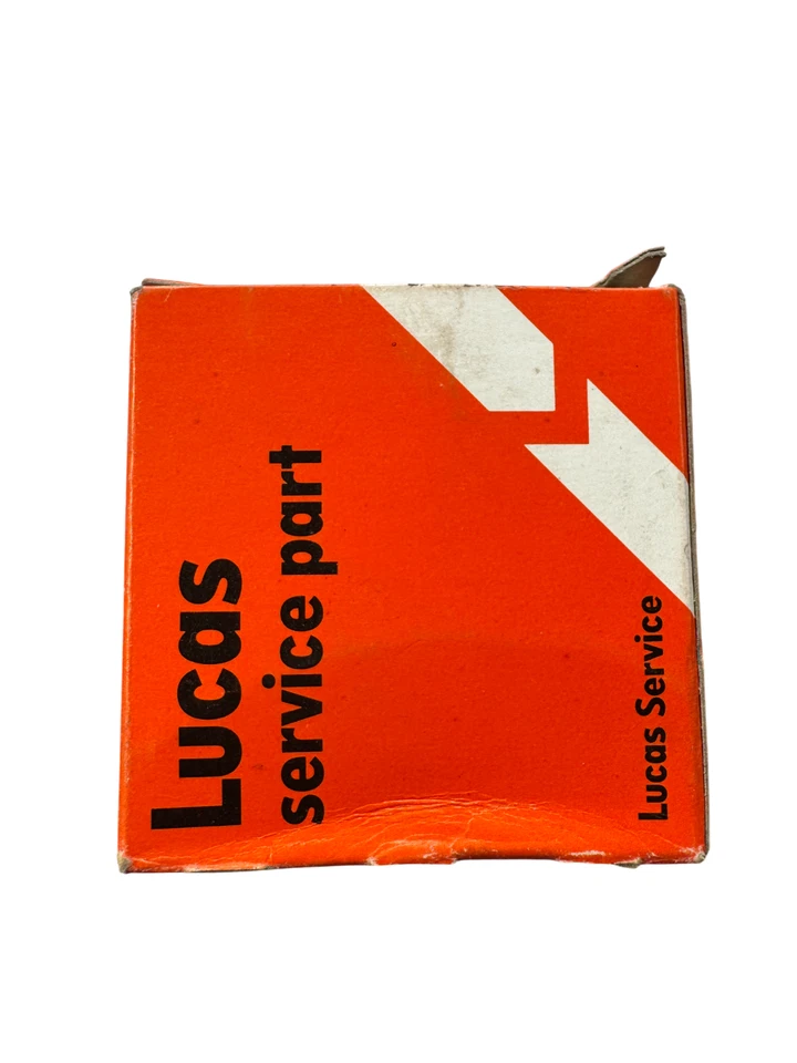 Резиновый корпус лампы NOS Lucas 576105 MGA Triumph Austin Healey - Изображение 2 из 4