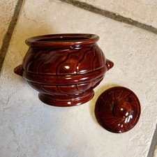 Suppenschale mit Deckel, Servierschüssel mit Deckel, glasiert, Keramik, braun