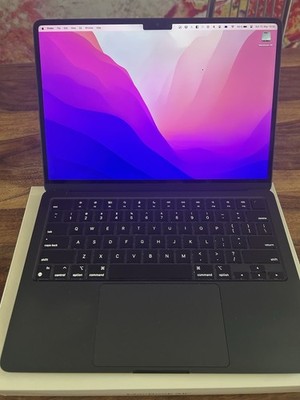 Apple MacBook Air 13,6 Zoll (512GB SSD, Apple M2, 16GB RAM) Laptop - Mitternacht