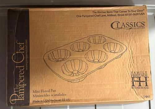 Pampered Chef Mini Fluted Pan #1441 - 6  Bundt Cakes FHC Stoneware New in Box