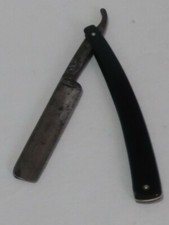 Antique Robeson Straight Edge Razor. No Case. D1