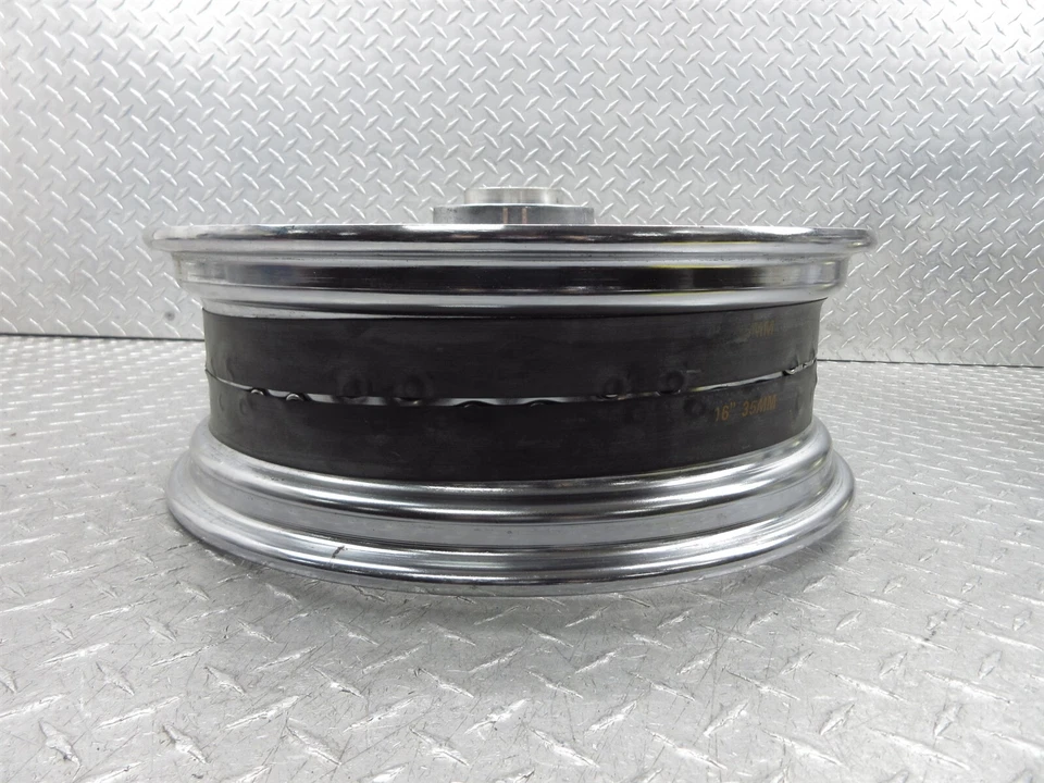 Llanta trasera Indian Chief Vintage 2016 16x5 recta video real OEM Foto 3 de 4