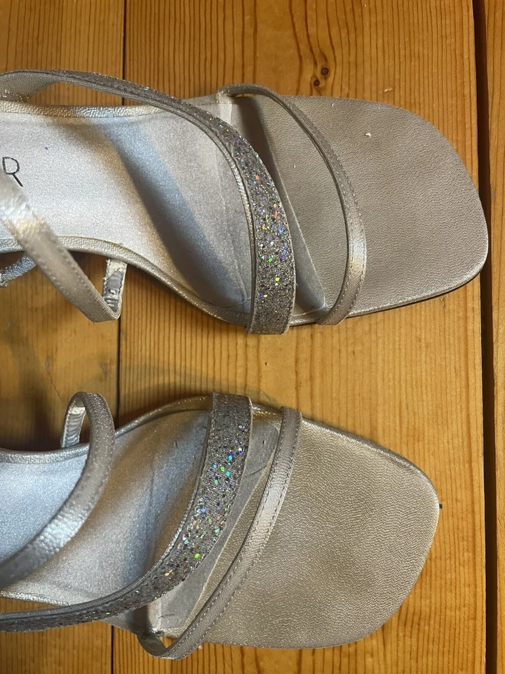 METAPHOR,sz 7.5, Dressy Silver Fabric, Strappy 3" Heels, comes w original box - Image 2 of 4