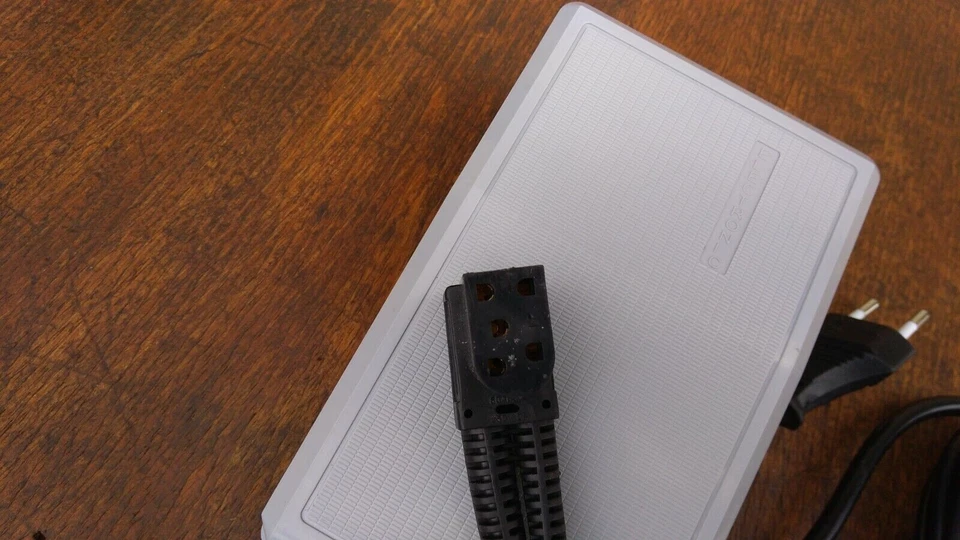 RHEOSTAT PEDALE 5 TROUS POUR MACHINE A COUDRE STARLET 495 ET A TRICOTER SINGER - Bild 2 von 2