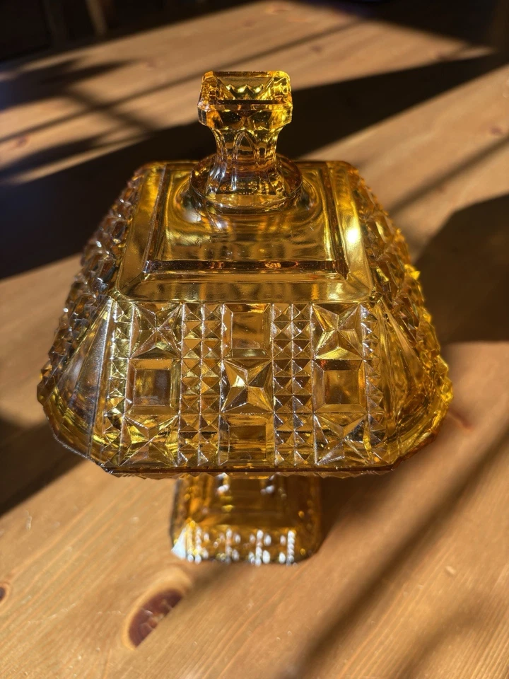 Adams & Co. "Valencia Waffle" EAPG covered compote Pedestal amber glass, c1885 - Image 4 of 4