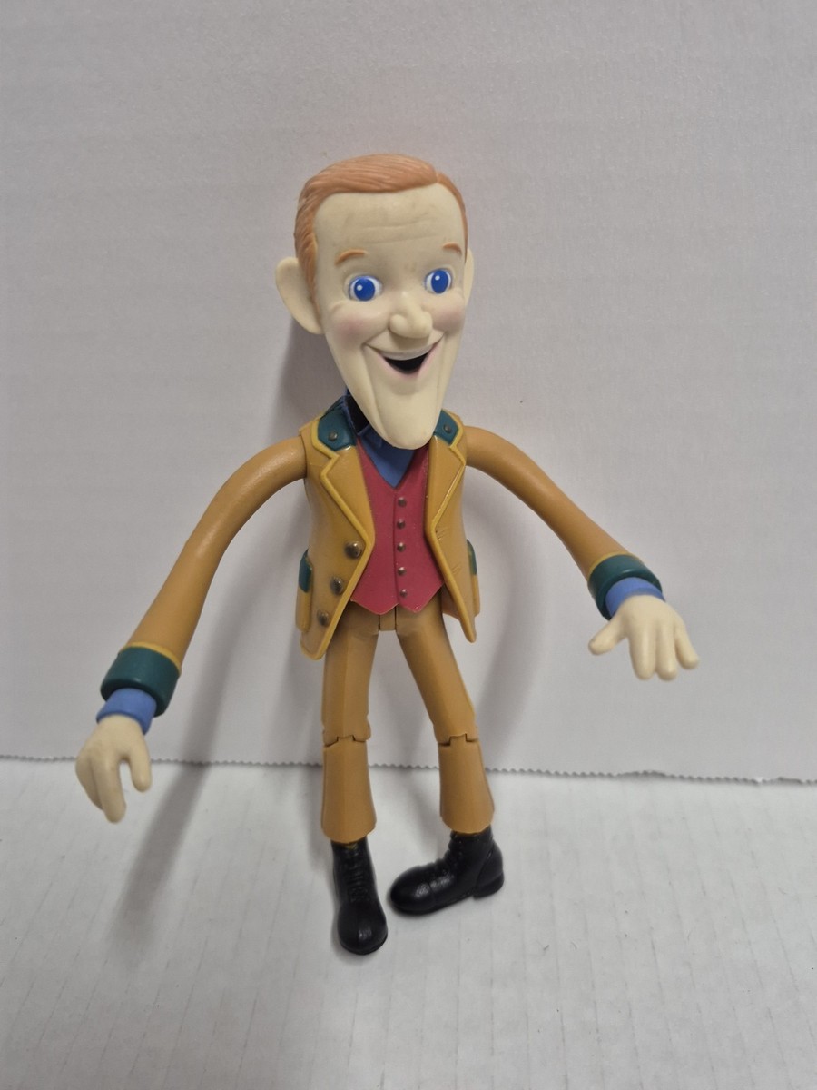 SANTA IS CLAUS COMING TO TOWN 2004 MAIL MAN FIGURE MEMORY LANE